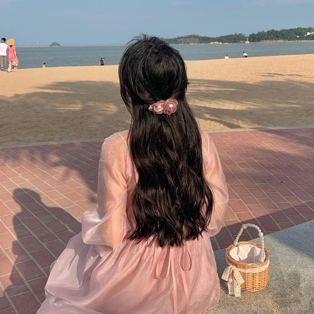 我跟闺蜜双穿后大搞基建